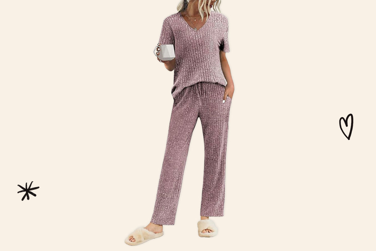 An image of Ekouaer knit lounge set