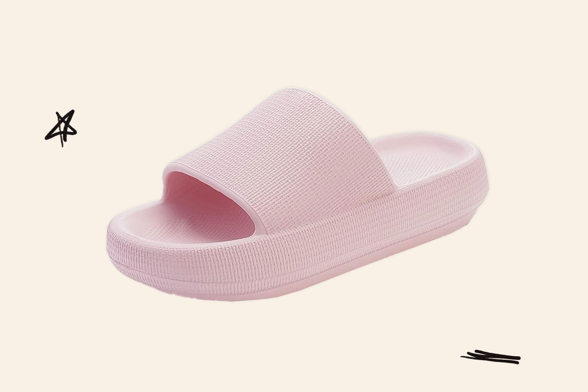 An image of the Bronax pillow slippers