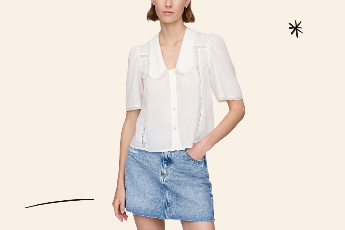 An image of the GAP lace Peter Pan collar shirt